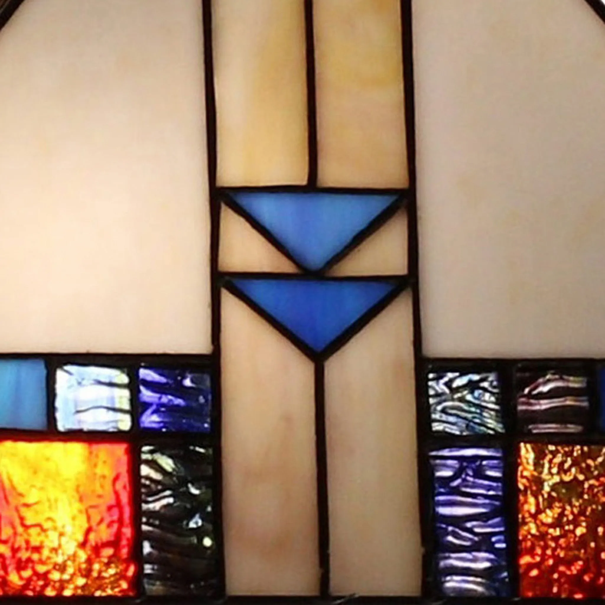 23" Cream Amber and Teal Arrow Stained Glass Two Light Mission Style Table Lamp By Homeroots