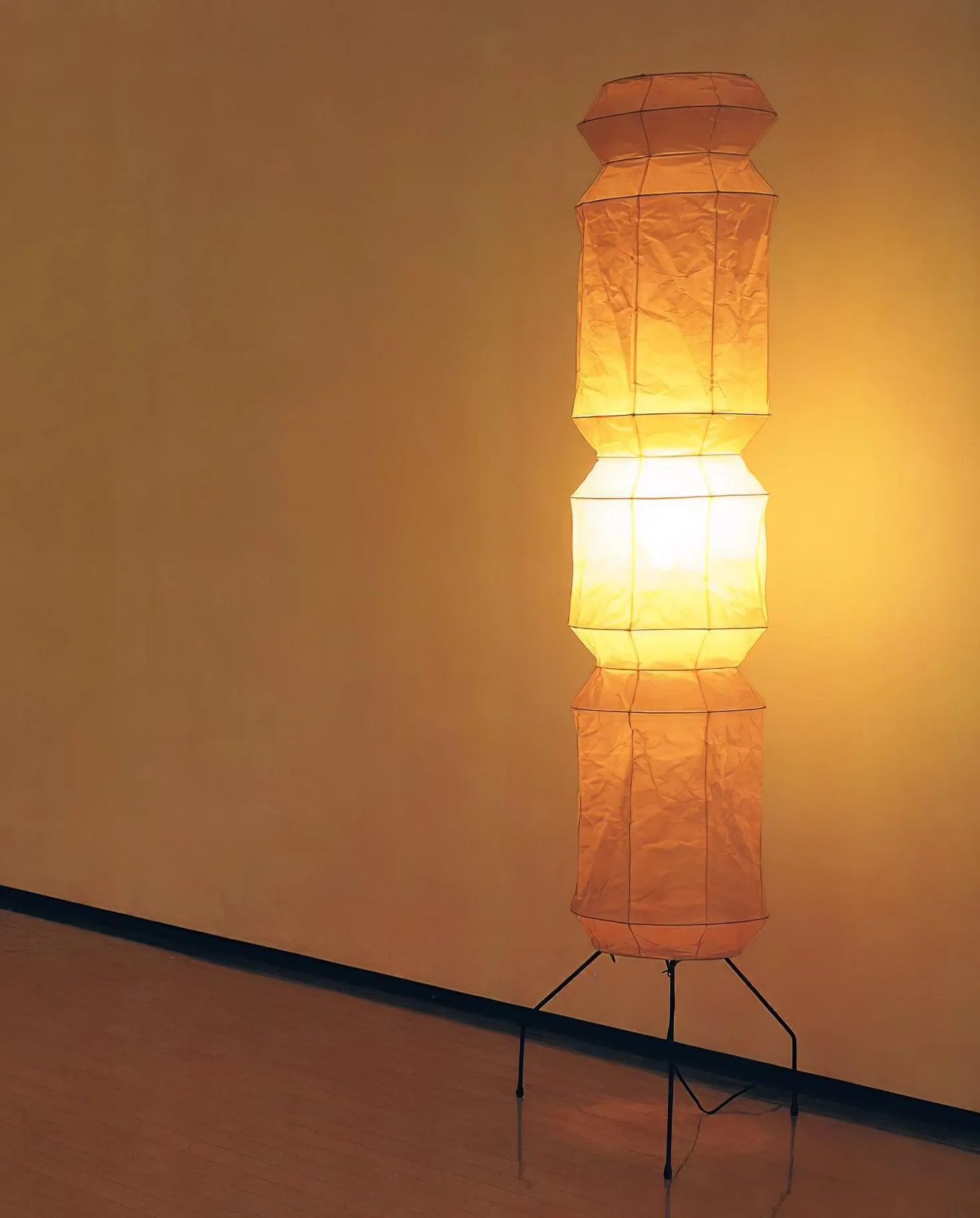 Akari UF4-L6 Floor Lamp 20.4″- 74″