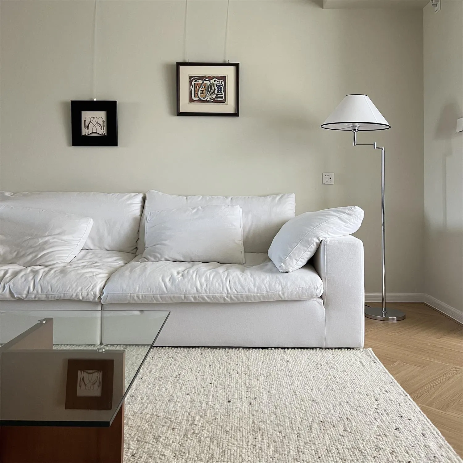 Dakota Floor Lamp 17.7″- 59″