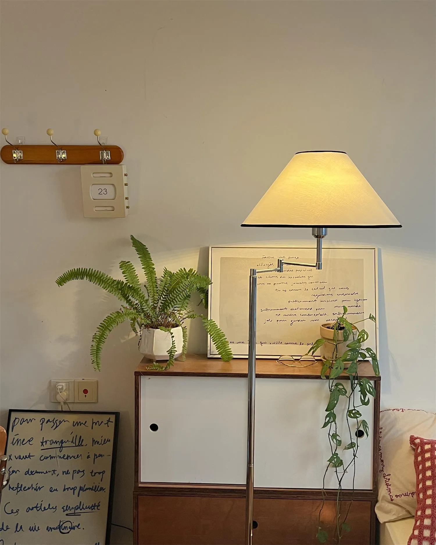 Dakota Floor Lamp 17.7″- 59″
