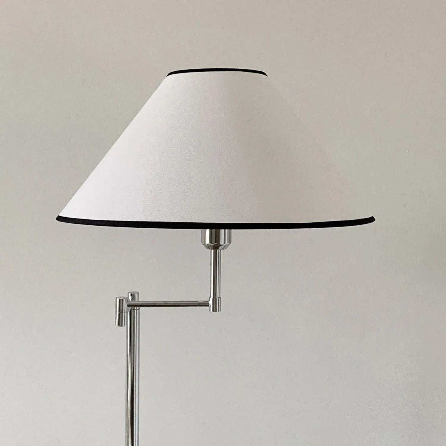Dakota Floor Lamp 17.7″- 59″