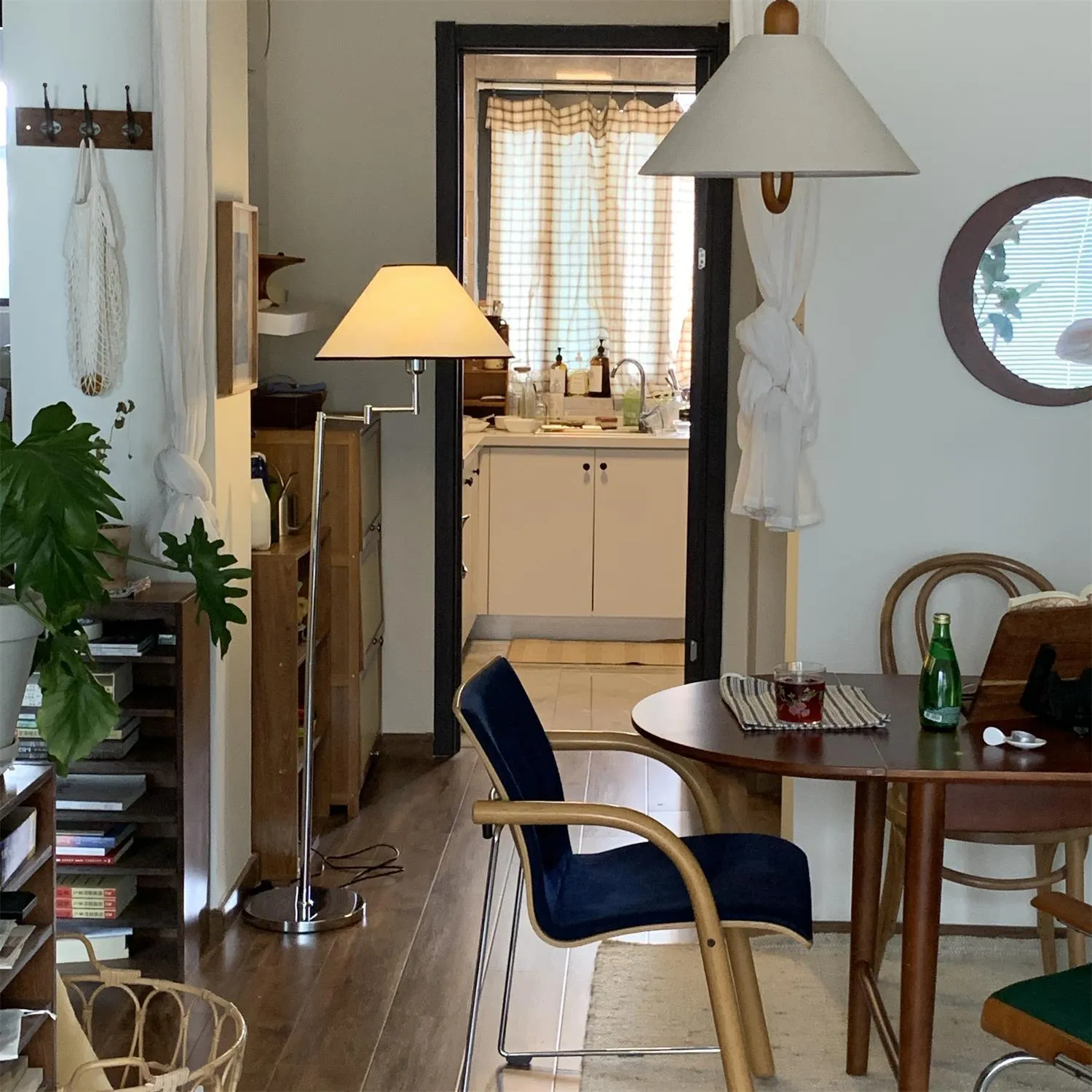 Dakota Floor Lamp 17.7″- 59″