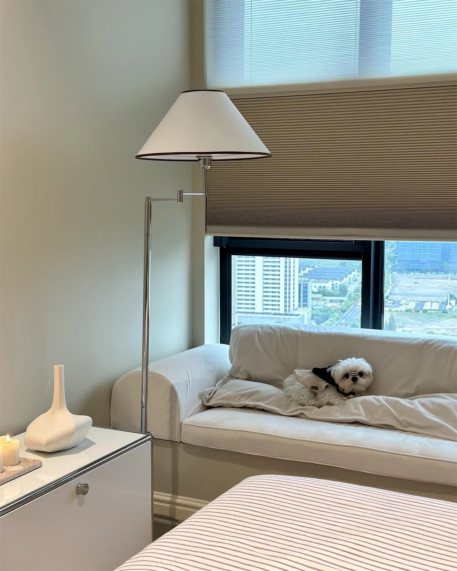 Dakota Floor Lamp 17.7″- 59″
