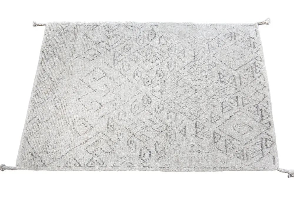 Enpei Modern White Tribal Rug
