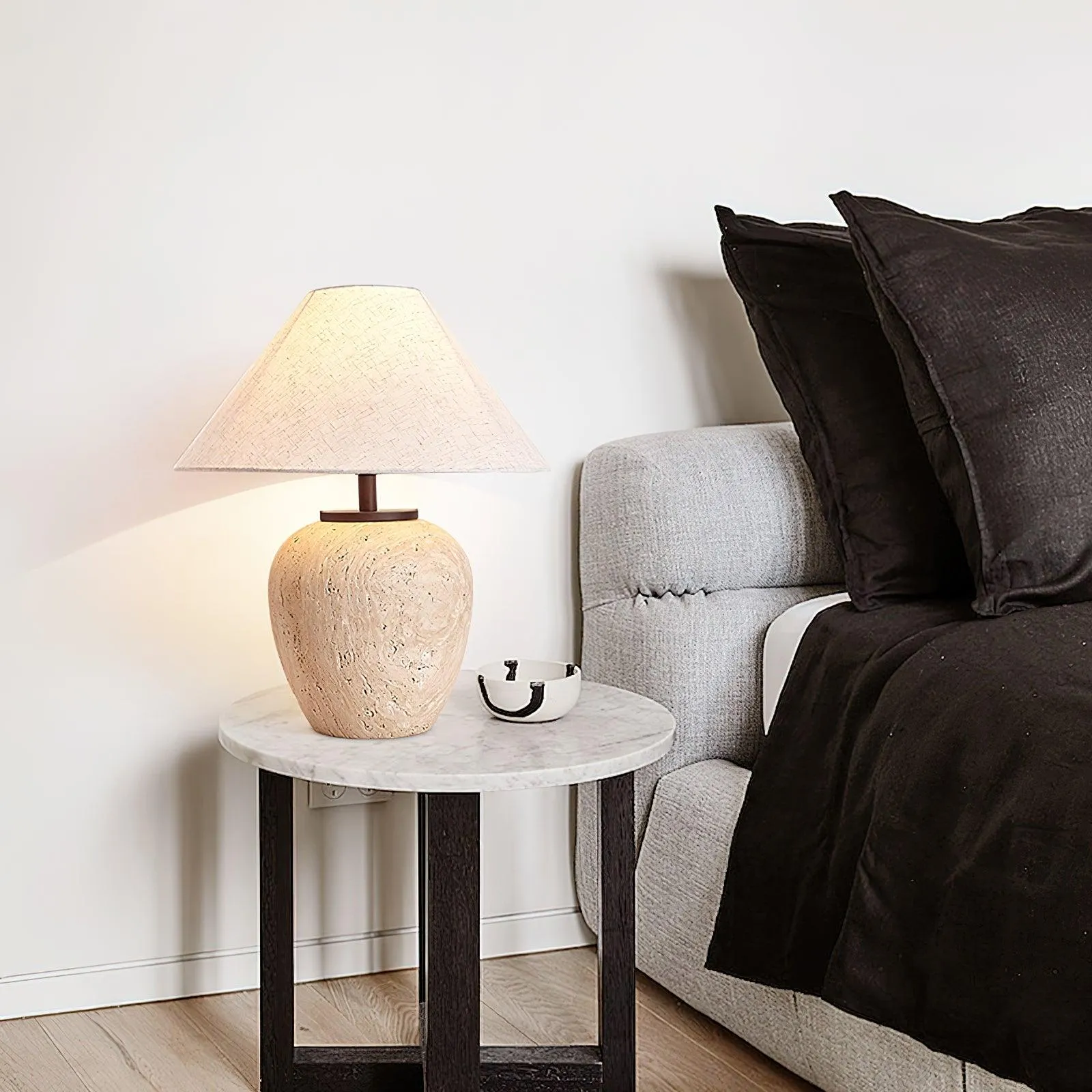 Kaliyu Table Lamp