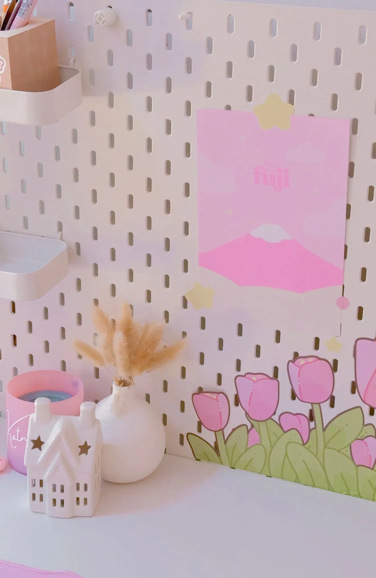 Katnipp Tulip Strip Wall Decal | Pastel Floral Border Sticker | Removable Kawaii Aesthetic Decor for Bedroom & Nursery