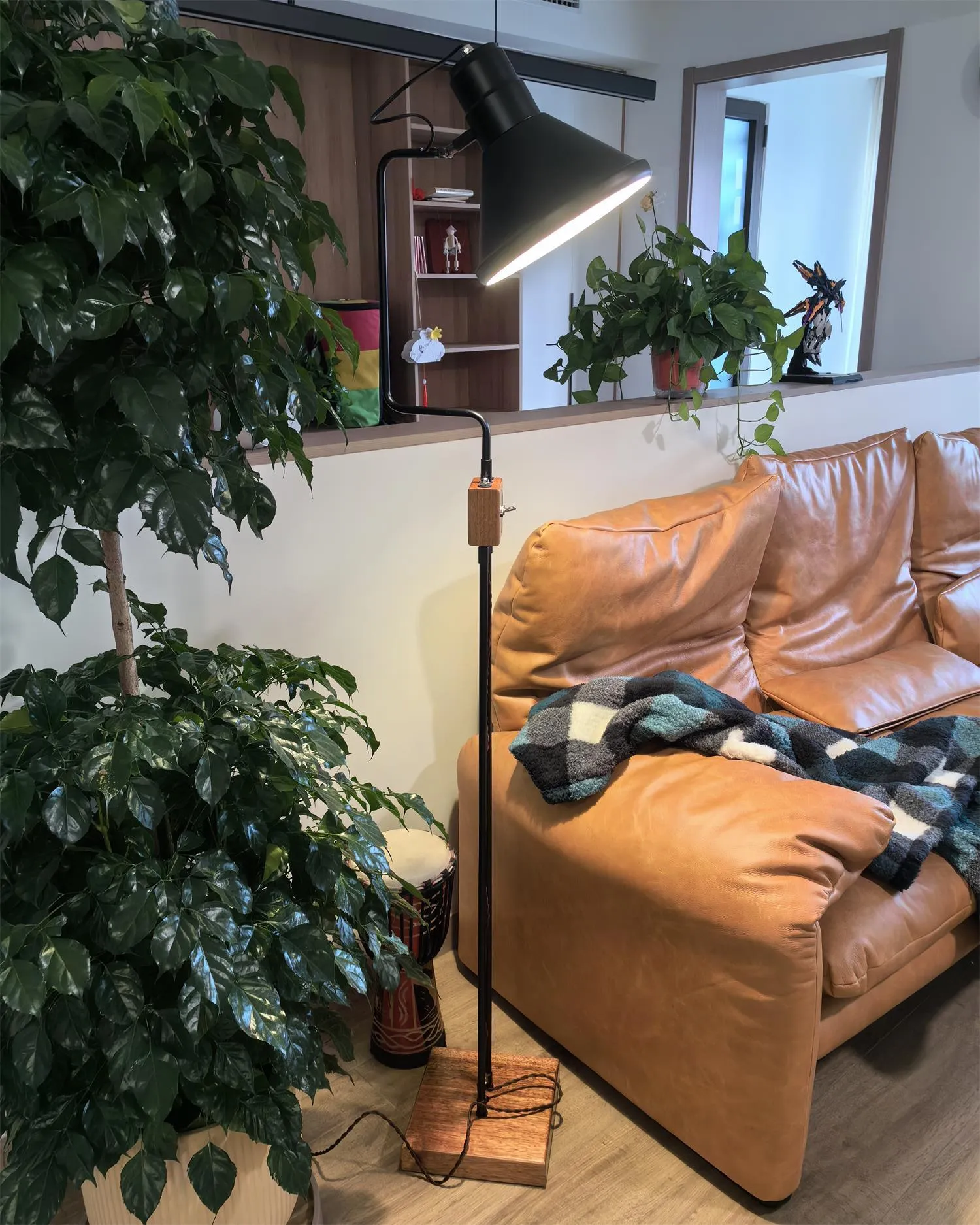 Retro Toia Floor Lamp 9.8″- 63″