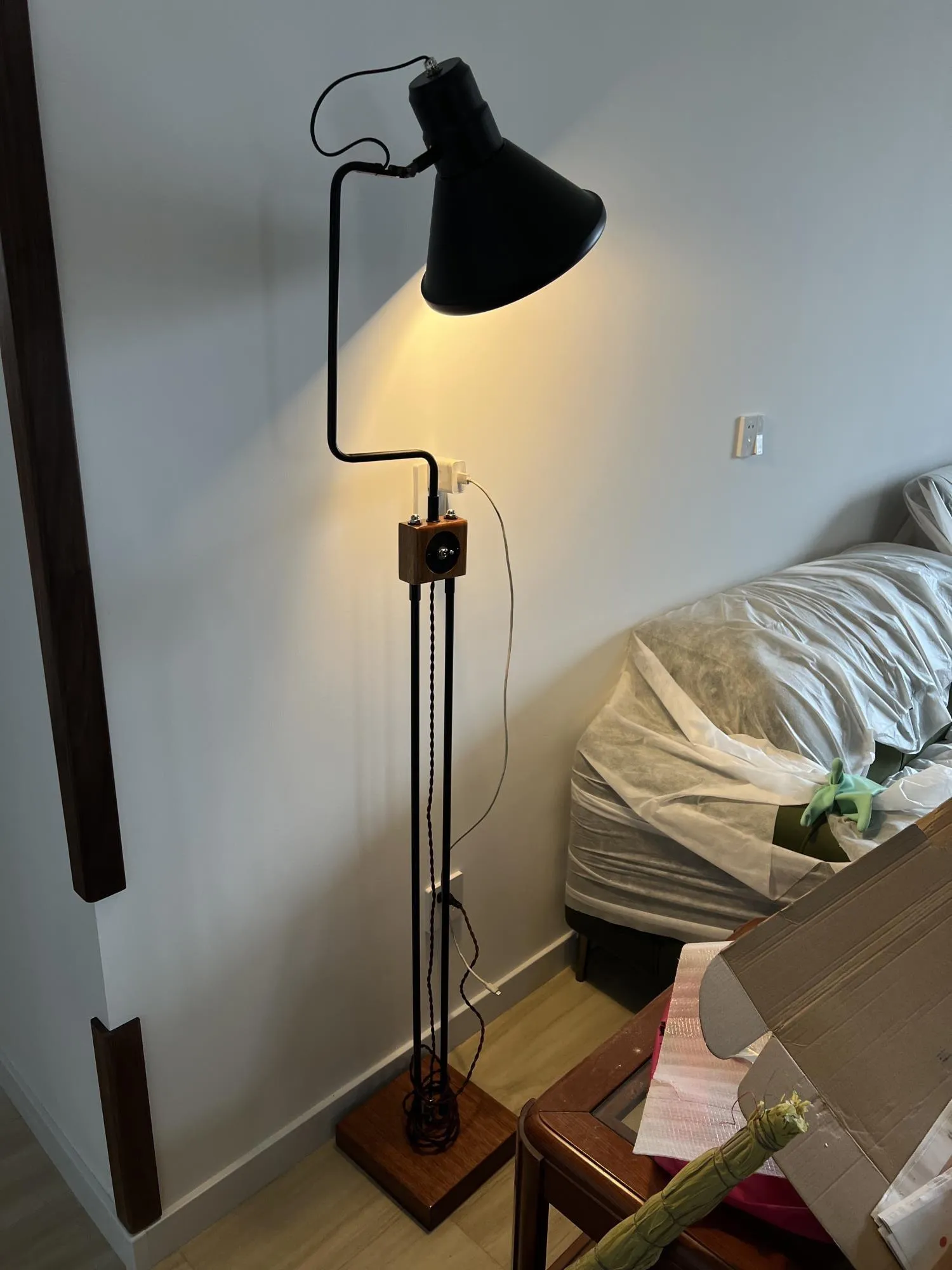Retro Toia Floor Lamp 9.8″- 63″