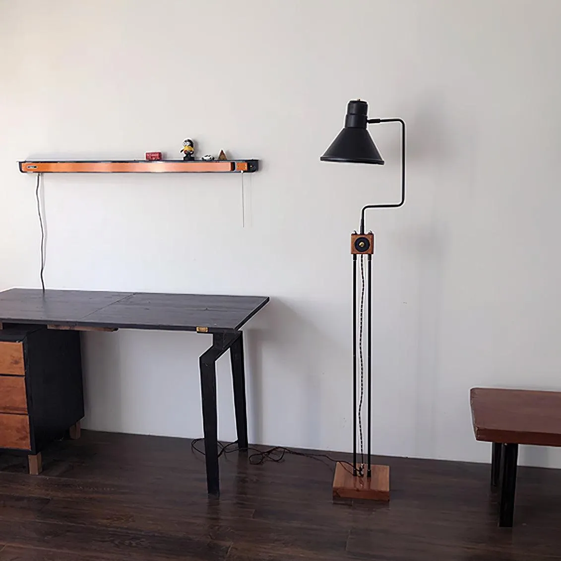 Retro Toia Floor Lamp 9.8″- 63″