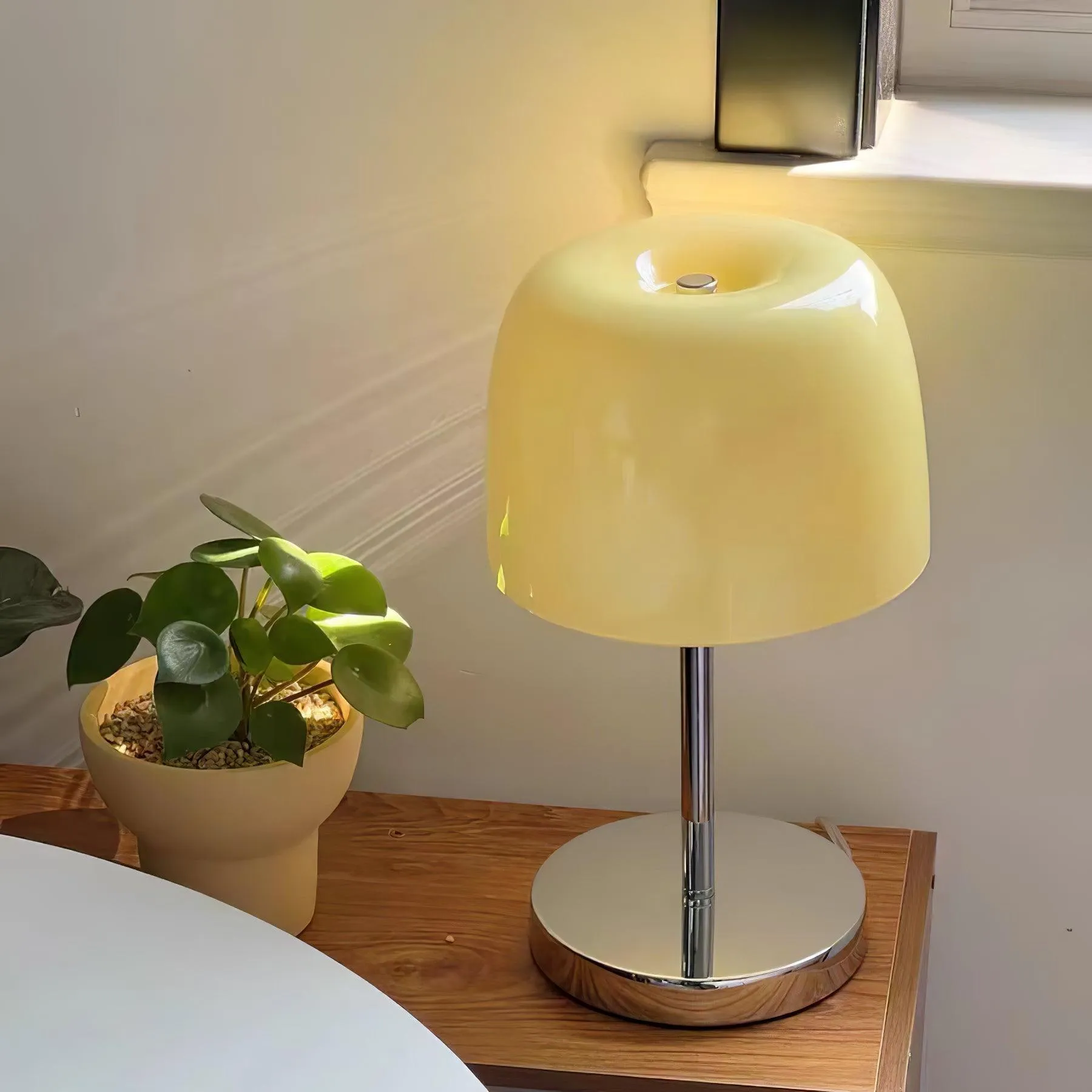 Roxboro Table Lamp