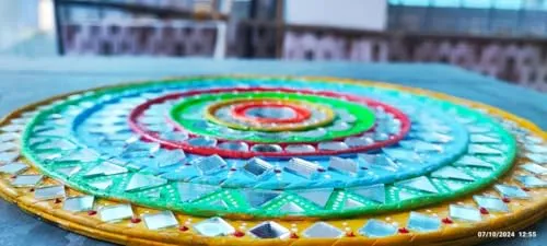 Sriaan Store Handmade MDF Painting Lippan Art Wall Hanging Rangoli Home Decoration in Circle with Mirror, 12 Inch