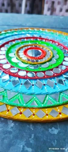 Sriaan Store Handmade MDF Painting Lippan Art Wall Hanging Rangoli Home Decoration in Circle with Mirror, 12 Inch