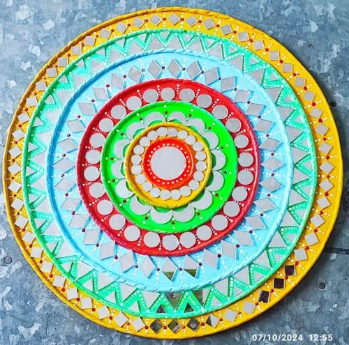 Sriaan Store Handmade MDF Painting Lippan Art Wall Hanging Rangoli Home Decoration in Circle with Mirror, 12 Inch
