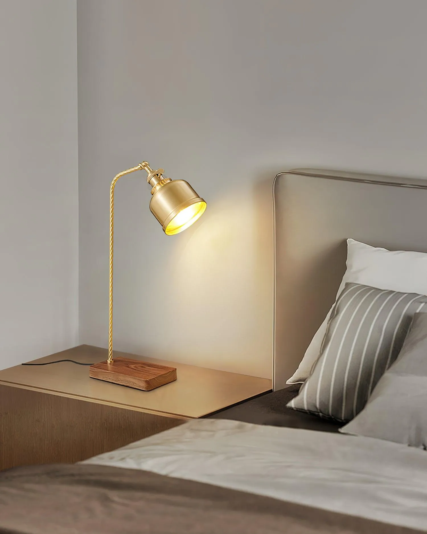 Tacoma Table Lamp 9.8″- 20″